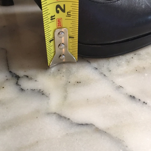 BCBGeneration Black Platform Heels 👠 - Picture 16 of 16